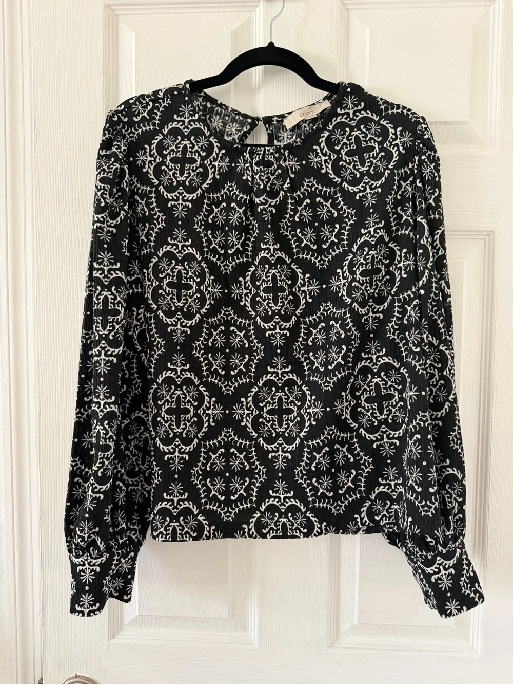LOFT Black & Ivory Ornamental Print Puff Sleeve Blouse Size L
